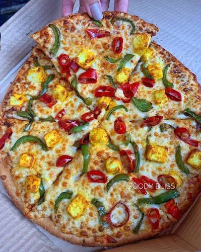 Paprika Paneer Pizza